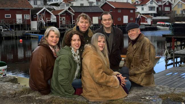 Anki Larsson, Hanna Bogren, Tomas von Brömssen, Ulla Skoog, Johan Wahlström och Per Myrberg medverkar i serien Saltön.