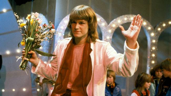Ted Gärdestad vinner Melodifestivalen 1979 med Satellit.