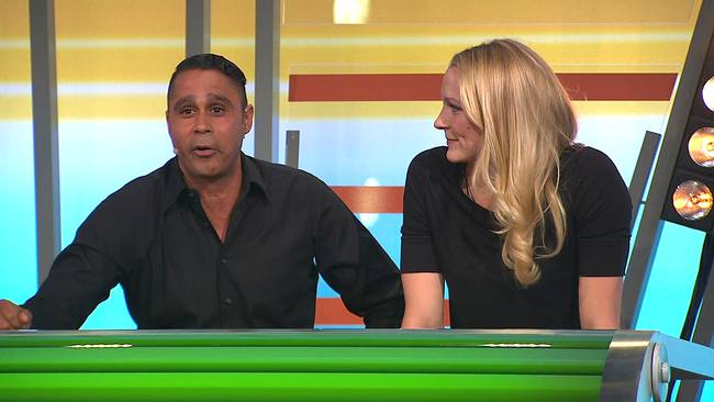 Daniel Nannskog och Sarah Sjöström i Upp till bevis.