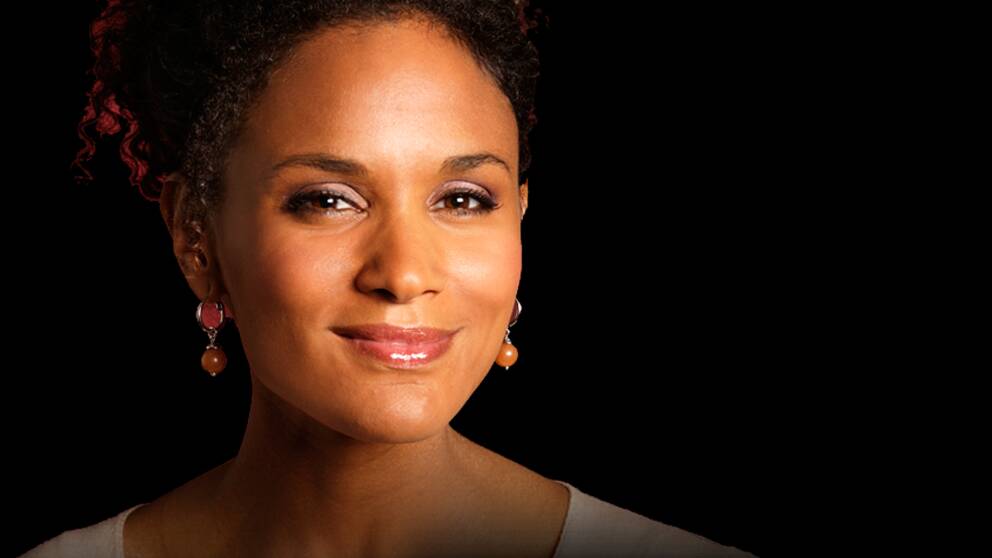 Foto: NRK Haddy N’jie leder oss genom konsertkvällen.