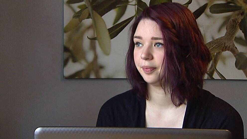 Foto: SVT Julia hotades efter att skrivit ett inlägg på H&M:s facebooksida.