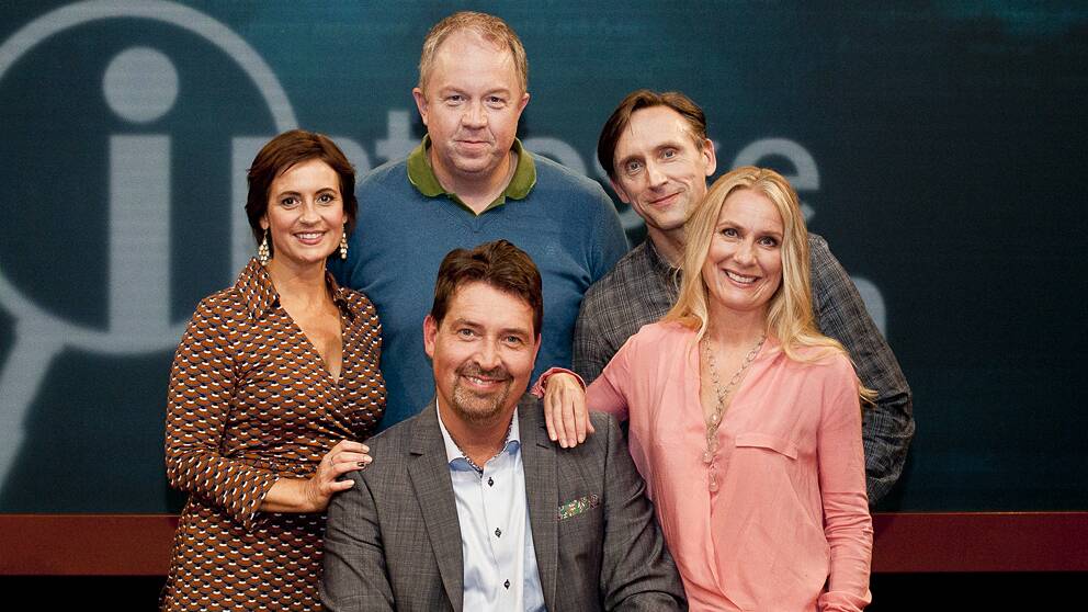 Foto: SVT. Suzanna Dzamic, Johan Wester, Anders Jansson, Göran Everdahl, Annika Lantz tävlar i Intresseklubben