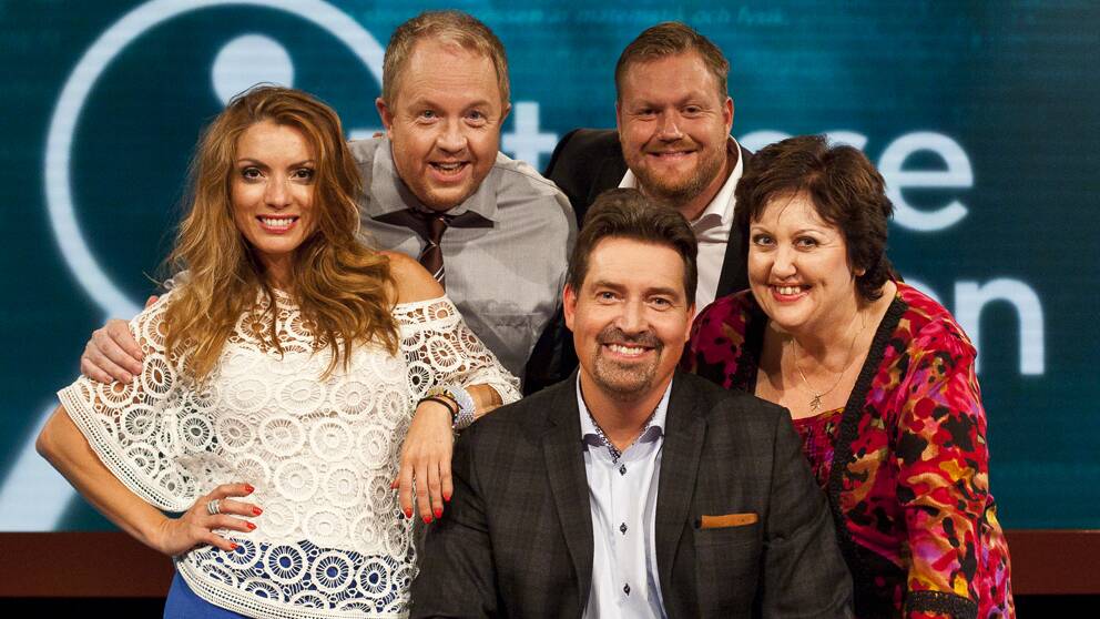 Foto: SVT Alexandra Pascalidou, Anders Jansson, Johan Wester, Kristoffer Appelquist och Babben Larsson i Intresseklubben.