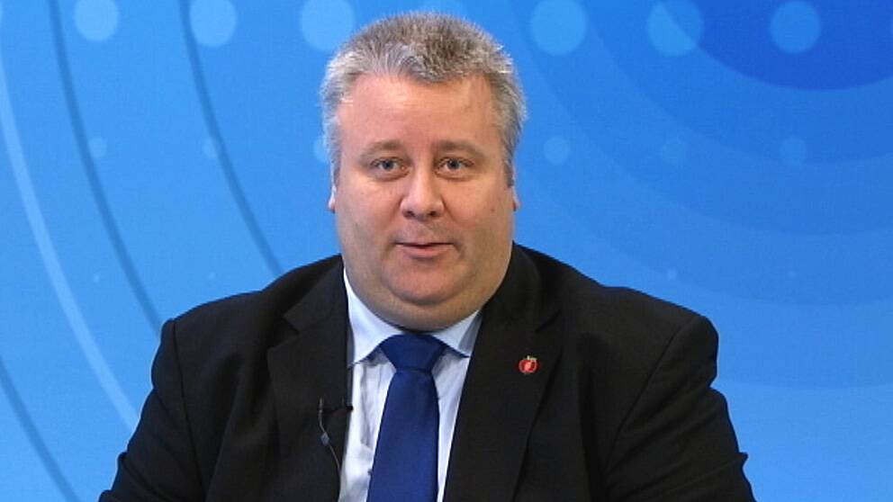 Foto: SVT Bård Hoksrud, statssekreterare i norska Kommunikationsdepartementet, intervjuas i Agenda om Sveriges FRA-avlyssning.