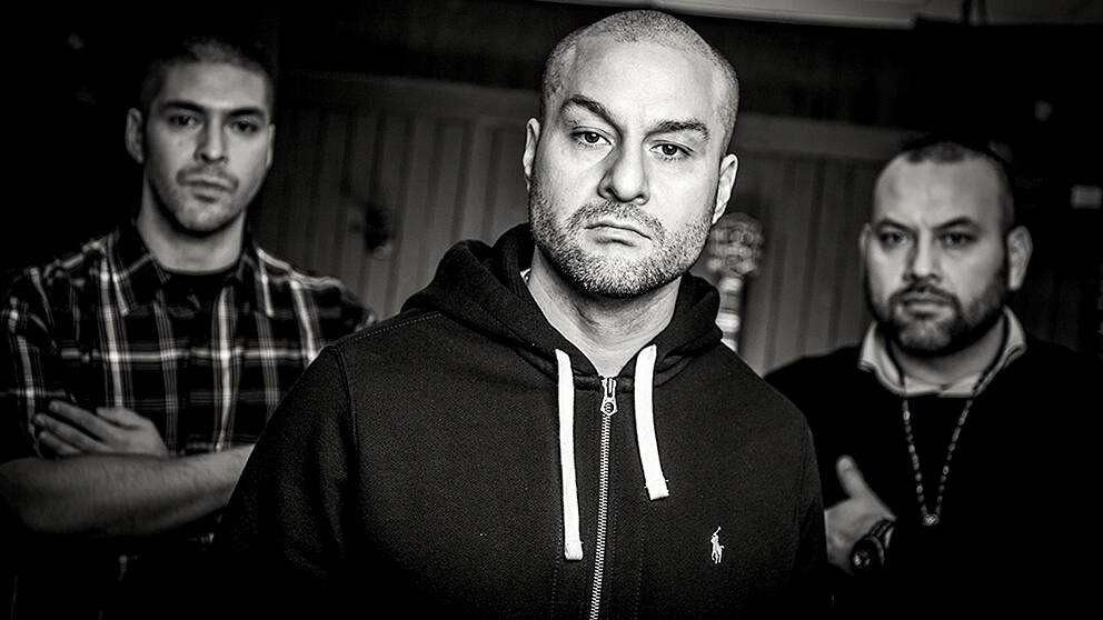 Foto: Mathias Blom Musikproducenterna Masse, Chepe och Salla Salazar i sin studio.