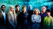 Foto: Johan Paulin/SVT Douglas (Alexander Karim), Florentine (Josephine Alhanko), Odi (Alexander Stocks), Bea (Marie Robertson), Jonas (Måns Nathanaelson), Inger Engman (Pia Halvorsen), Roger Pålsson (Leif Andrée) och Mimi (Lisette Pagler) i Äkta människor.