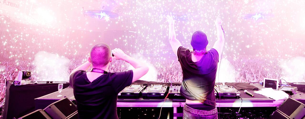 Foto: SPGMEDIAGROUP / COPYRIGHT Dimitri Vegas & Like Mike från inomhusfestivalen November Lights.