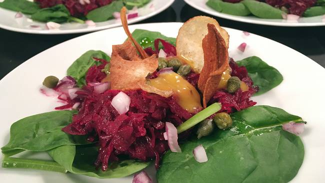 Råbiff på rödbeta med senapscrème