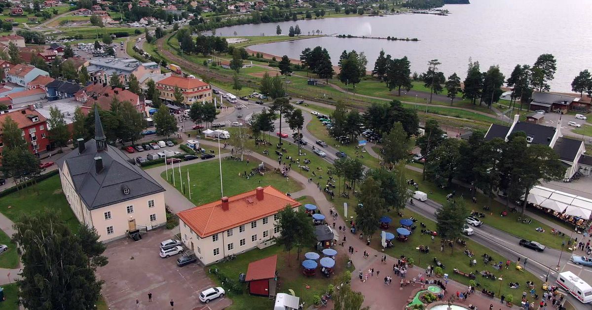 Hot mot vakter och fyrverkerier mot drönare stökig onsdagskväll i Rättvik SVT Nyheter