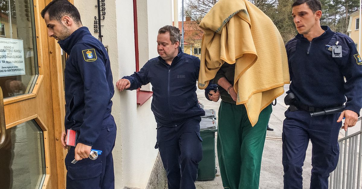 Pappa V Ldtog Sina Barn D Ms Till Sex Rs F Ngelse Svt Nyheter