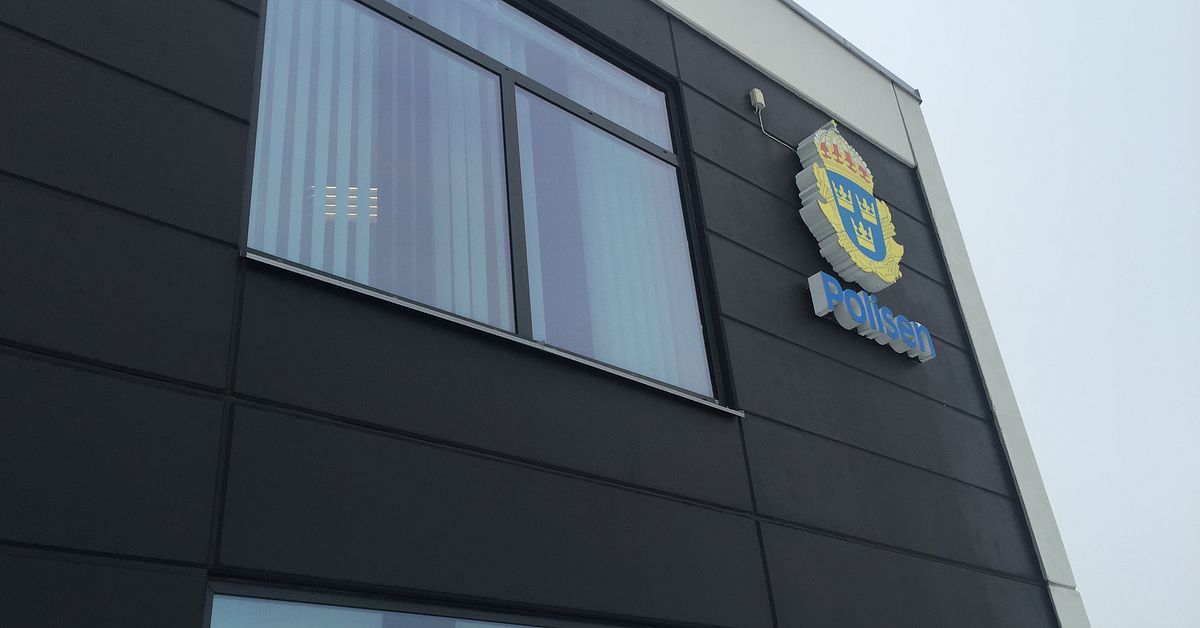 52 åring åtalas för upprepade hot mot polis SVT Nyheter