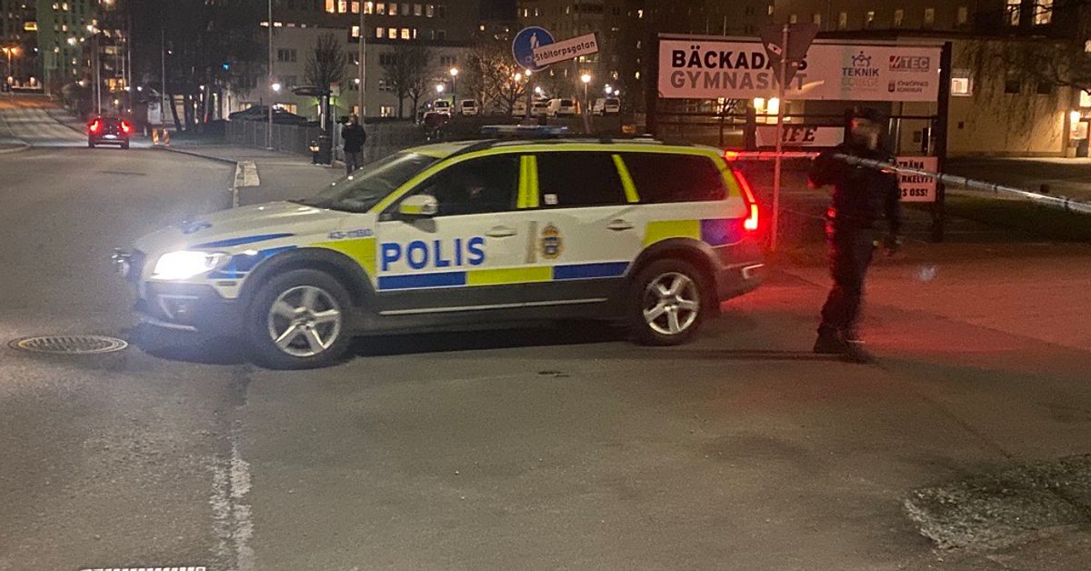 Stor polisinsats i centrala Jönköping efter hot om sprängladdning SVT Nyheter