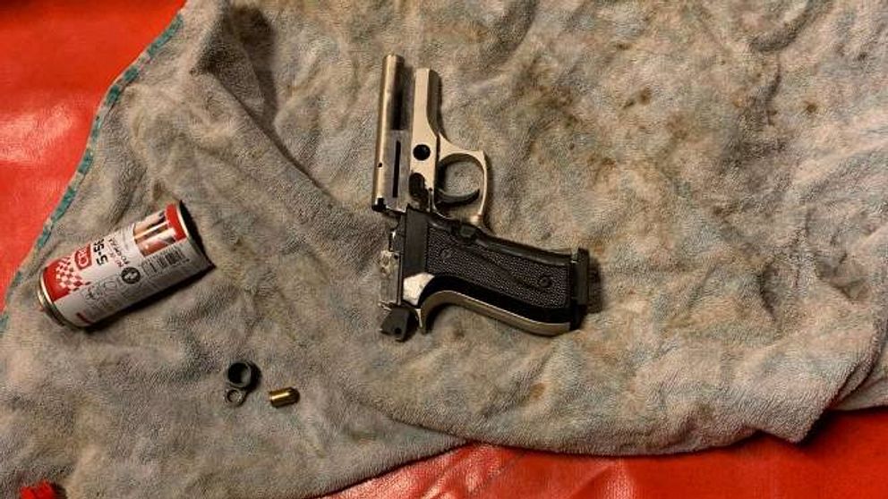 Sex män döms för synnerligen grovt vapenbrott i Sollentuna SVT Nyheter