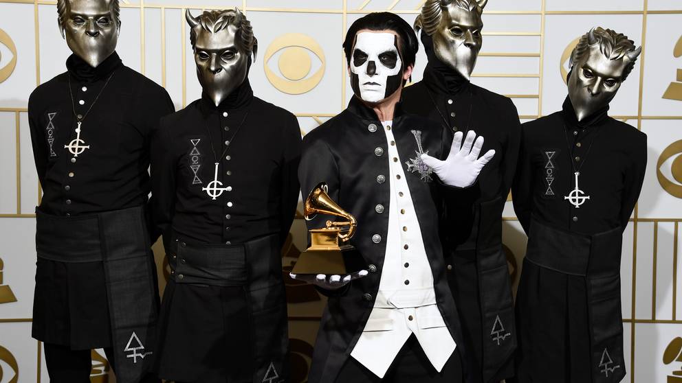 Ghost-sångaren träder fram | SVT Nyheter