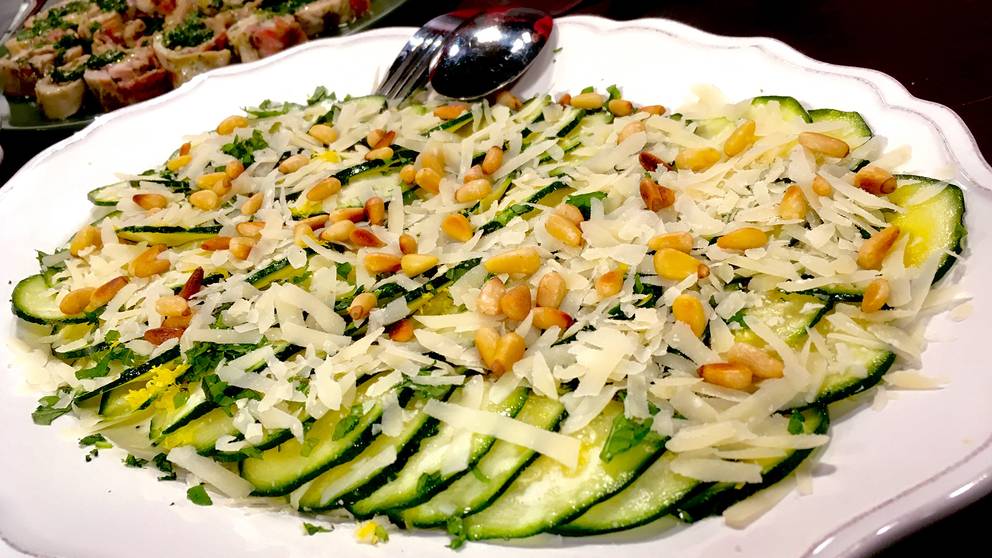 Carpaccio på zucchini | SVT recept