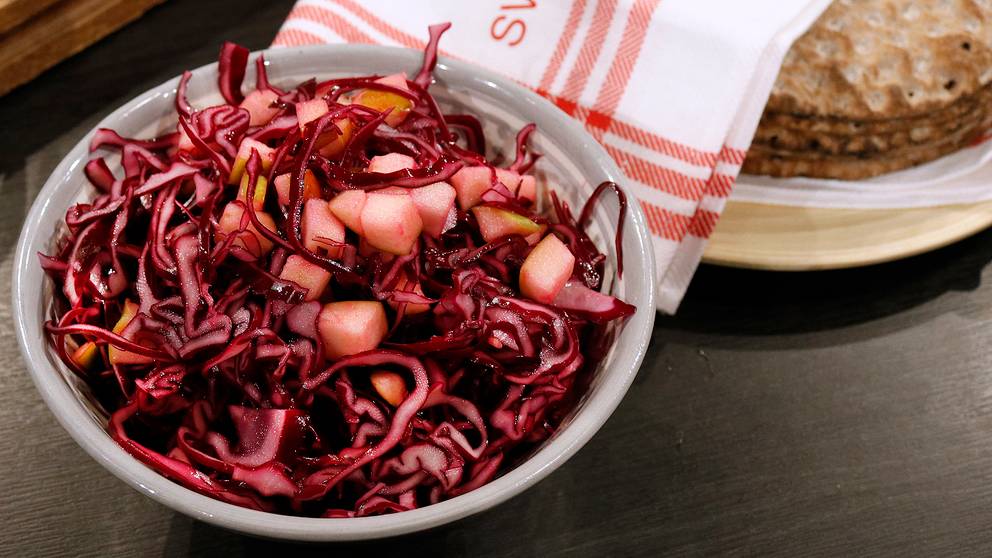 Rödkålssallad till julbordet SVT recept