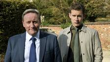 Morden i Midsomer med John Barnaby (Neil Dudgeon) och Jamie Winter (Nick Hendrix).