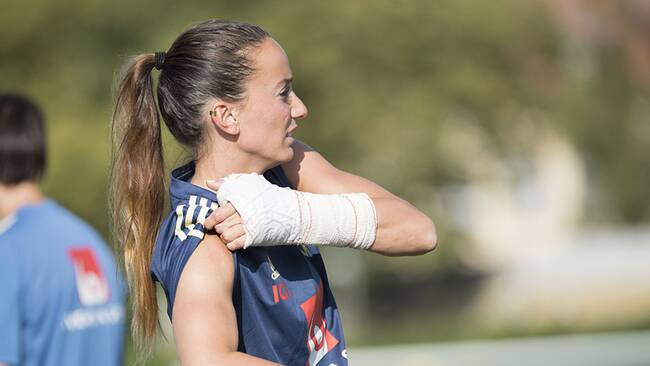 Asllani Expects Play Despite The Plaster Arm Teller Report