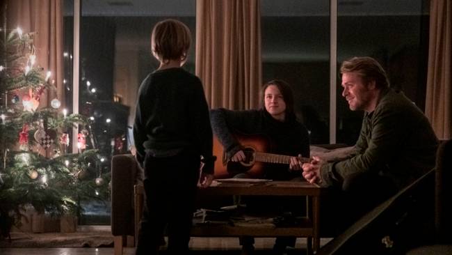 Premiar For Tsunamiserien Som Utspelar Sig I Sverige Svt Nyheter