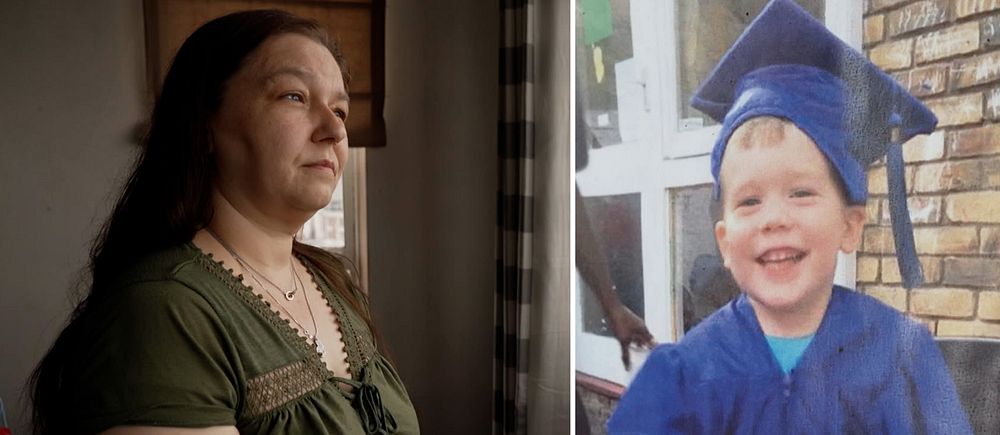 Till vänster står Gemma Larkman-Jones och tittar ut genom ett fönster. Hon har mist sonen Samuel i det mässlingutbrott som just nu drabbar Storbritannien. Till höger finns ett fotografi på Samuel.