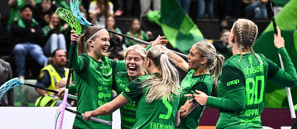 Veera Kauppi efter ett av sina mål i SM-finalen