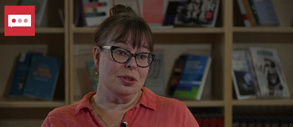 Kielenhuoltaja Riina Heikkilä, Isof, SVT:n haastattelussa. Riina Heikkilä, språkvårdare, Isof.