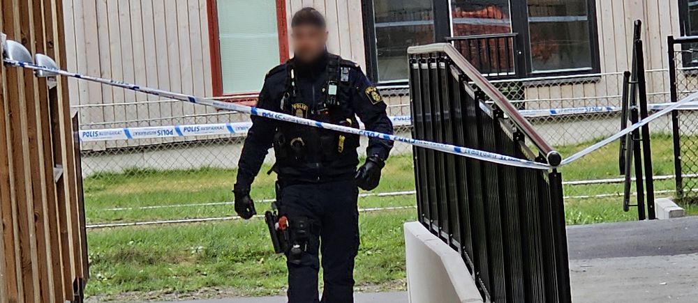 Polisavspärrningar i Hageby efter en misstänkt misshandel