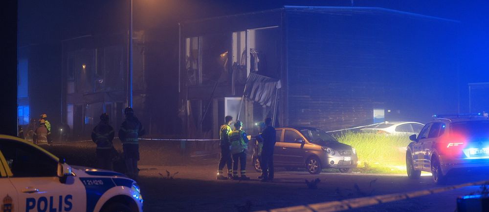 Skador på fasaden efter explosion i Storvreta.