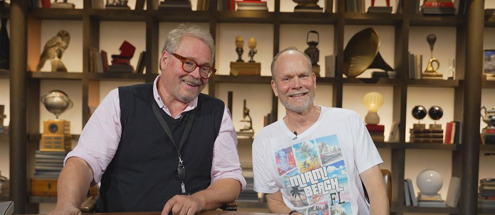 Fredrik Lindström och Kristian Luuk i På spåret-studion