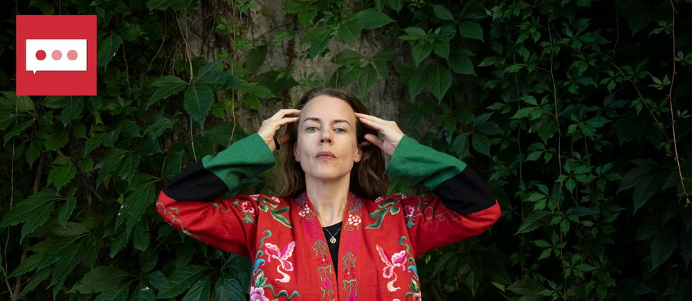 Annika Norlin är känd från indiebanden Hello Saferide och Säkert!. Hösten 2023 romandebuterar hon med Stacken.