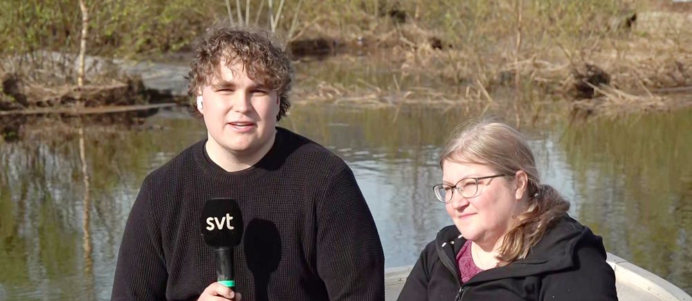 SVT:s reporter Adam Berlin och Anna Widén, kommunens kommunikatör.