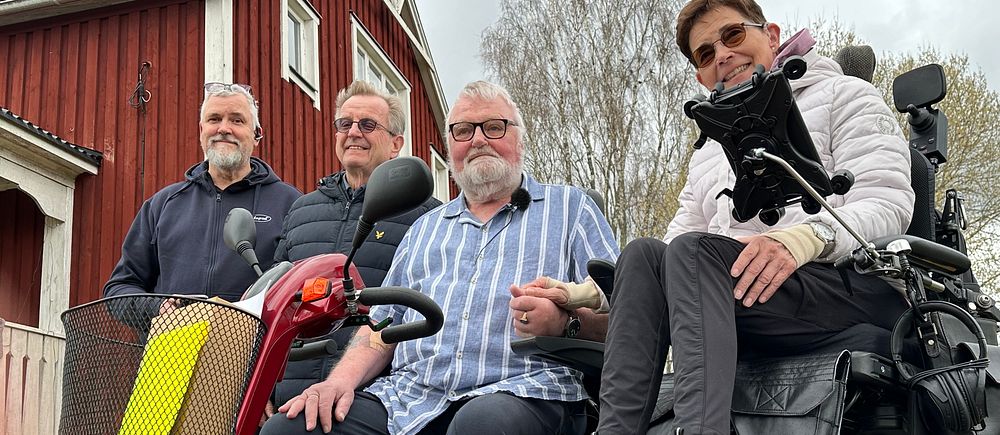 Jan Fjärrstad sitter på sin nya promenadscooter