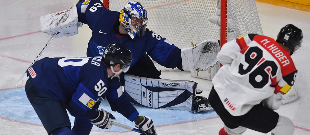 Bild från ishockeymatch mellan Finland och Österrike