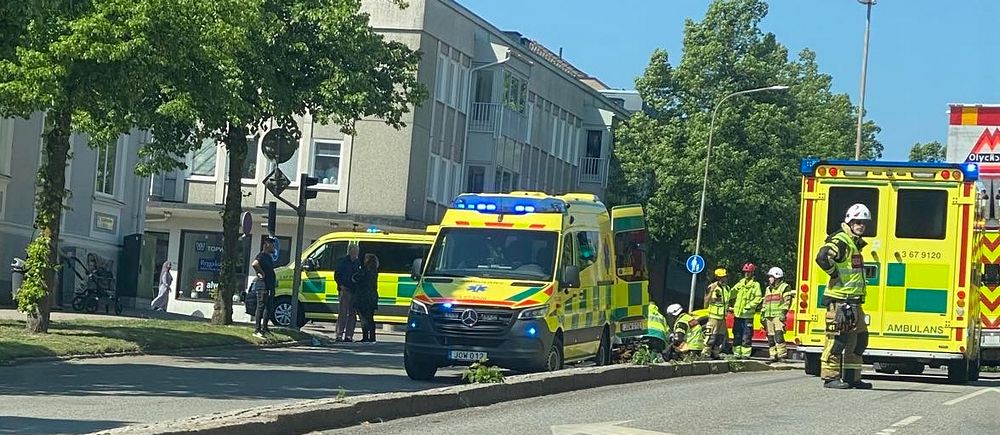 Ambulans på plats efter en olycka i Växjö