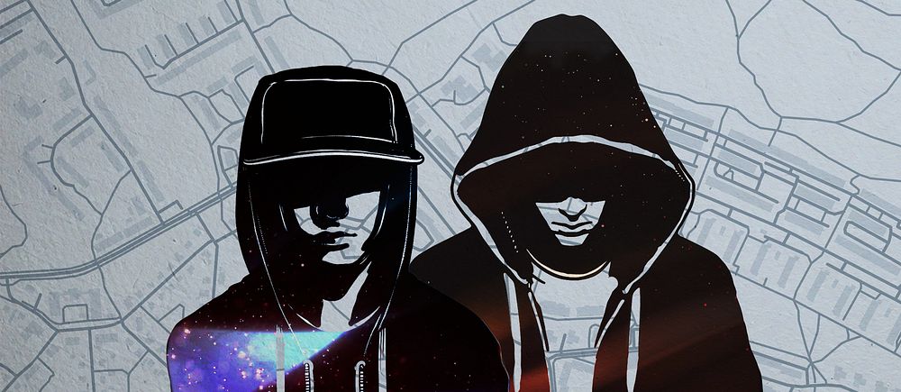 Två anonyma figurer i hoodies framför en kartillustration.