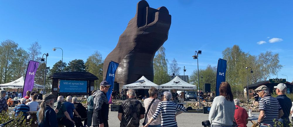 Träbjörn i Sveg på Landet runts publikmöte