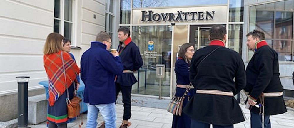 Vapsten lappby utanför hovrätten