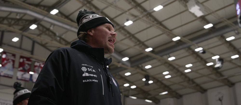 Olli JOkinen, huvudtränare Timrå i ishallen