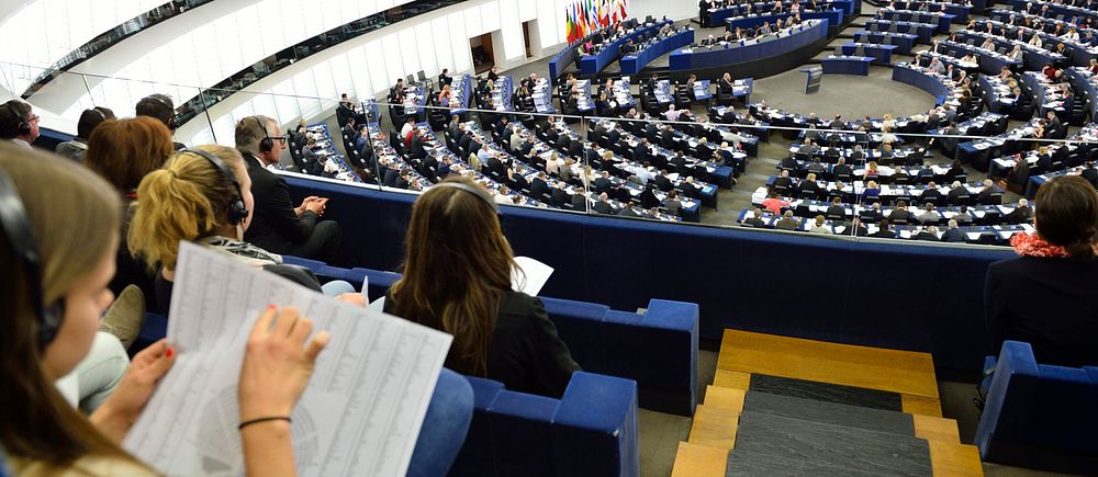 Åhörare på läktaren under ett plenum i EU-parlamentet i Strasbourg.
