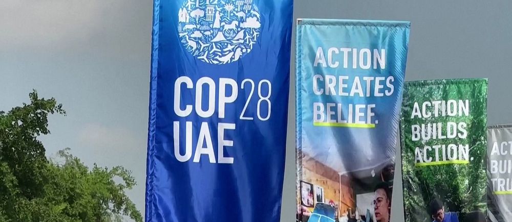 Banderoller på klimatmötet COP28