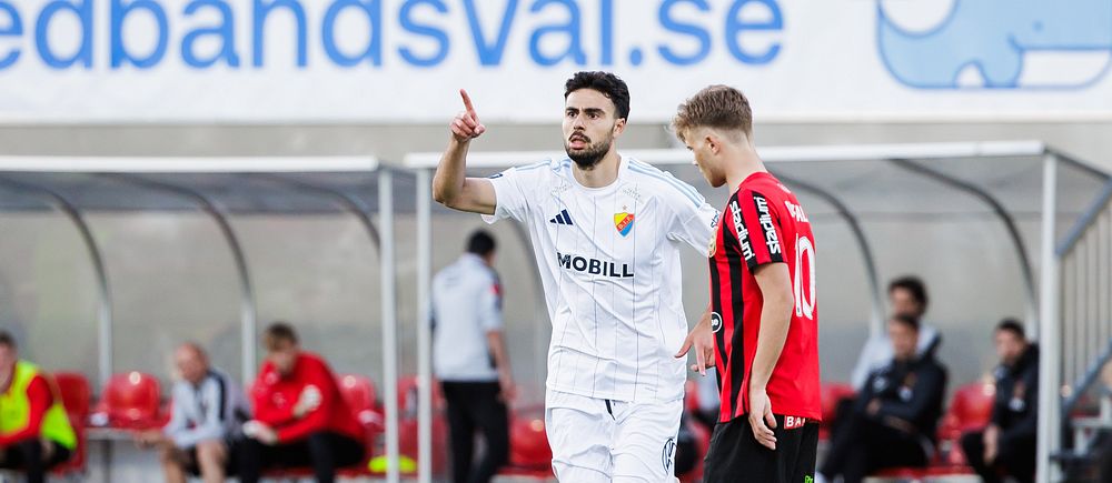 Deniz Hümmet jublar efter sin fullträff som innebär 2-0 för Djurgården mot BP