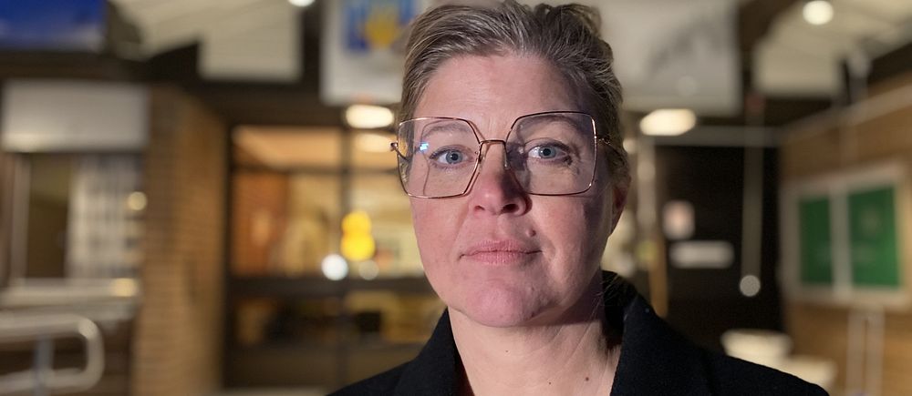 Therese Kärngard (Socialdemokraterna), kommunalråd i Bergs kommun, i glasögon och blont hår i hästsvans