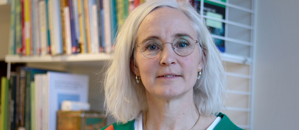 Psykologen Cecilia Arlinger Karlsson på sitt kontor