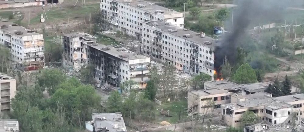 Förstörda byggnader i Orechov.