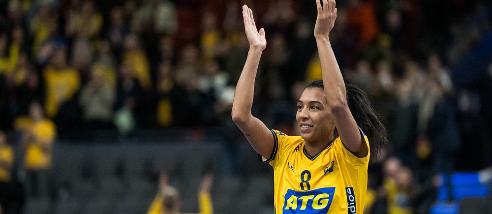 Jamina Roberts jublar efter Sveriges seger i handbolls-VM.