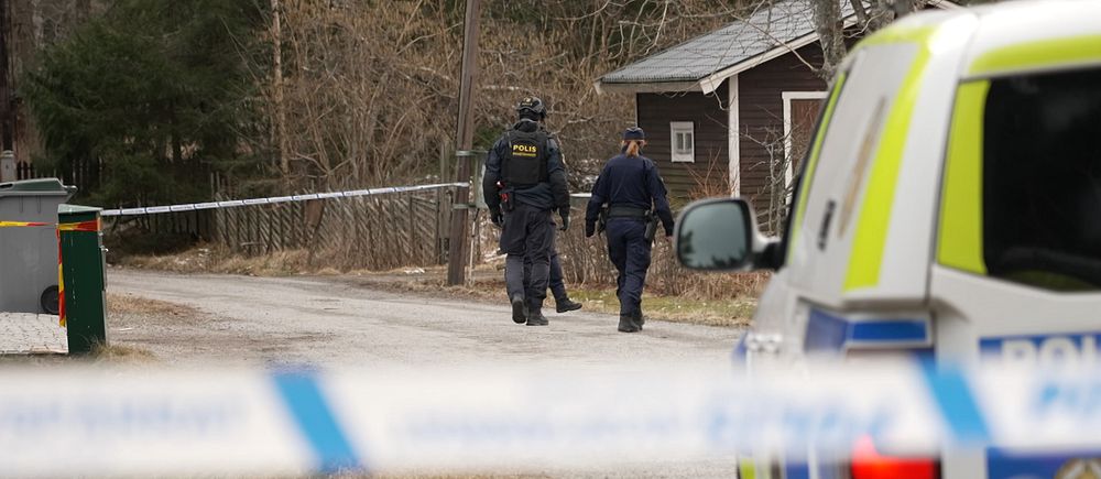 Polis på plats i Tyresö.