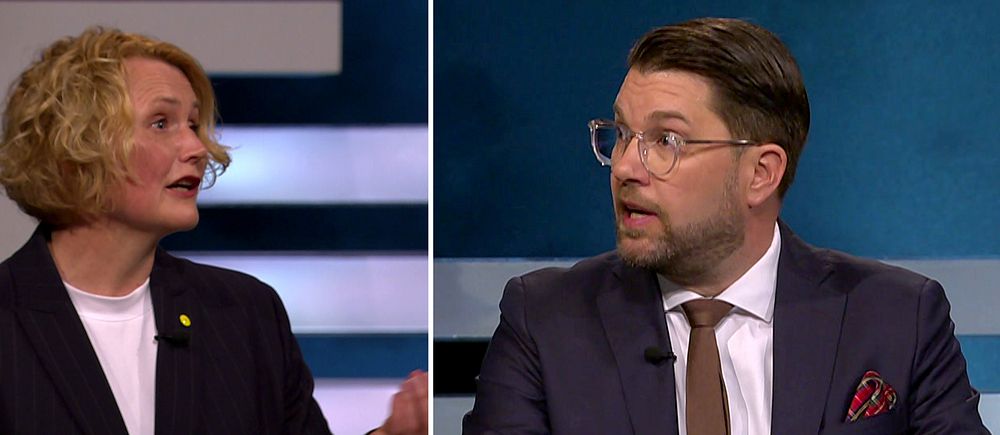 Delad bild. Till vänster person i mörk kavaj, till höger person i kostym under debatt.