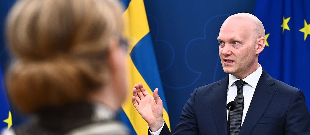 Regeringen håller pressträff