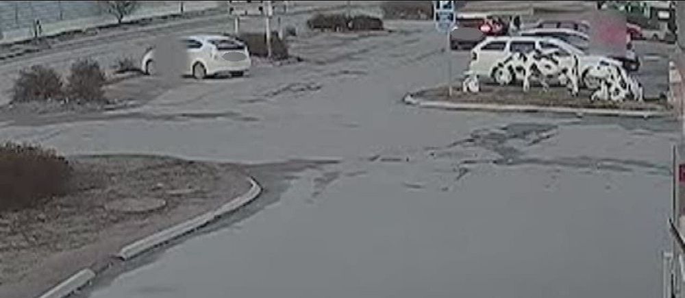 Bild från övervakningskamera på en parkering