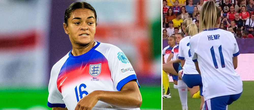 Englands landslagsspelare i matchtröjor, en spelare knäböjer på planen.